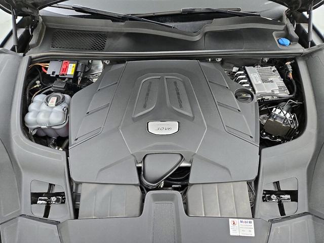 Photo of 2021 Black Porsche Cayenne