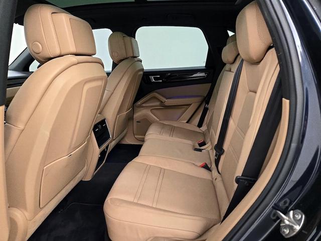 Photo of 2021 Black Porsche Cayenne