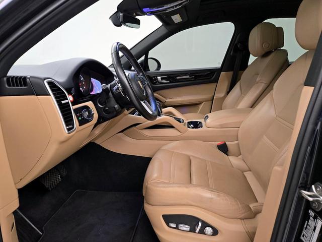 Photo of 2021 Black Porsche Cayenne