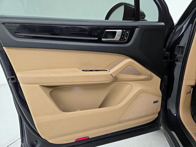 Photo of 2021 Black Porsche Cayenne