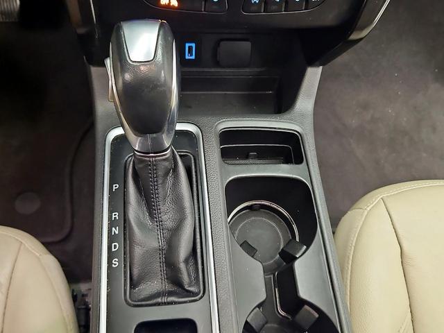 Photo of 2018 White Ford Escape