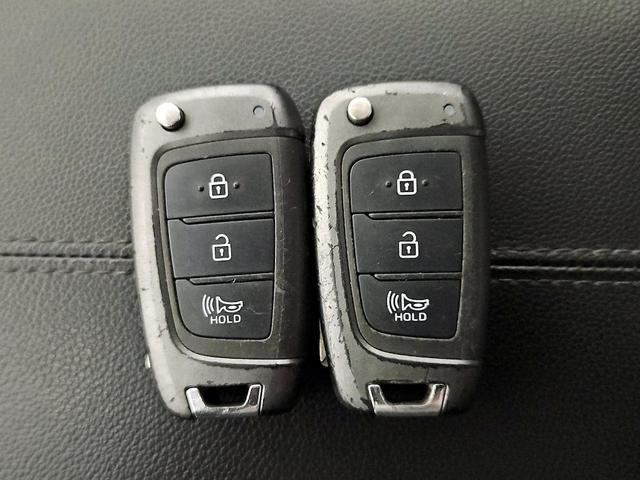 Photo of 2022 Black Hyundai TUCSON