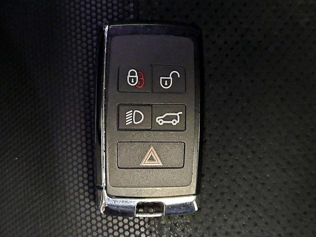 Photo of 2023 Gray Land Rover Defender