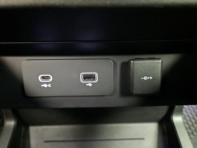 Photo of 2023 Gray Land Rover Defender