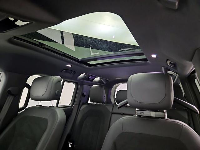 Photo of 2023 Gray Land Rover Defender