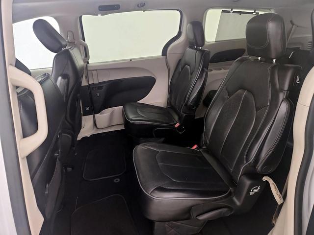 Photo of 2020 White Chrysler Pacifica