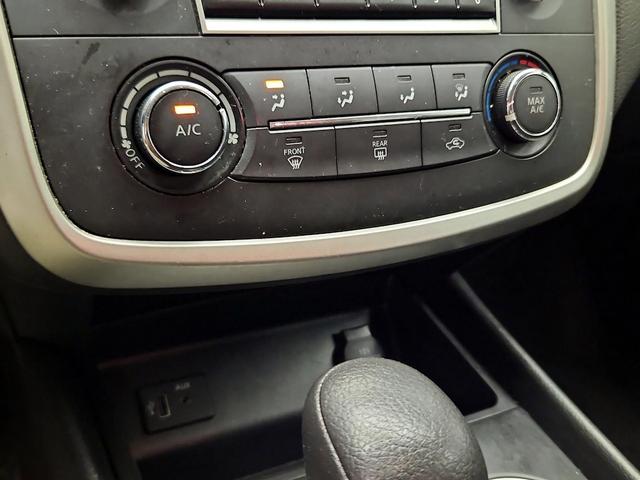 Photo of 2018 Black Nissan Altima