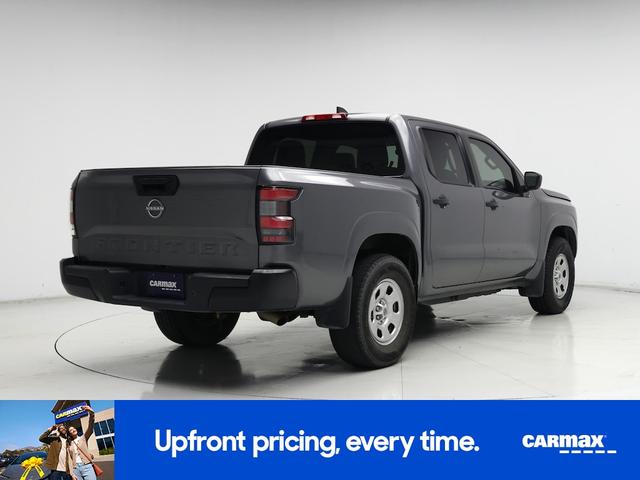 Photo of 2022 Gray Nissan Frontier