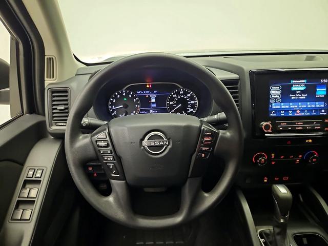 Photo of 2022 Gray Nissan Frontier