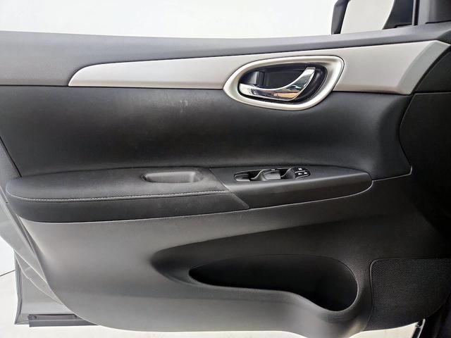Photo of 2015 Gray Nissan Sentra