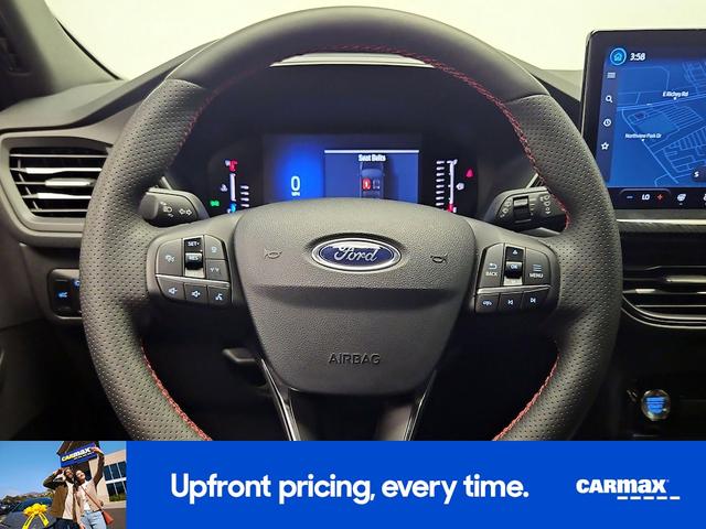 Photo of 2023 White Ford Escape
