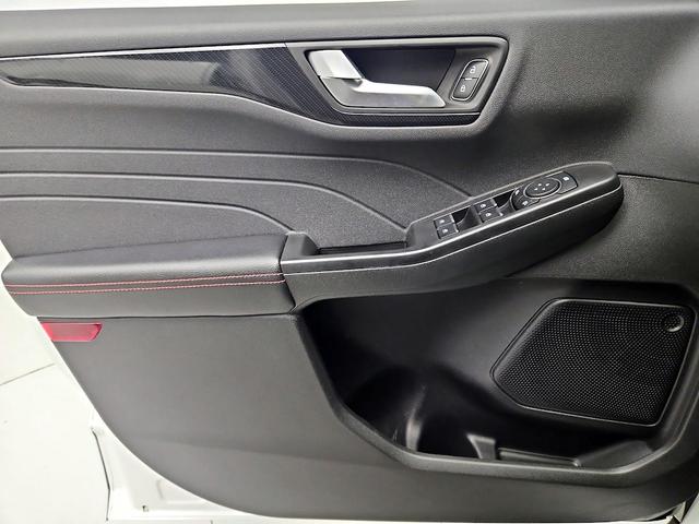 Photo of 2023 White Ford Escape