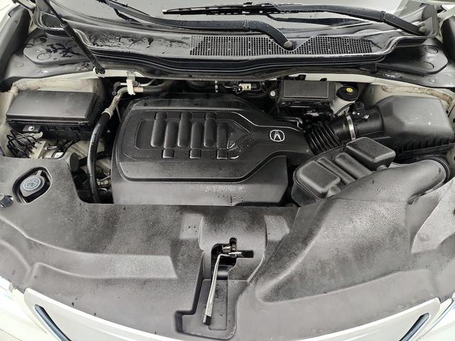 Photo of 2015 White Acura MDX