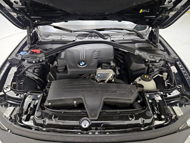 Photo of 2018 Black BMW 320