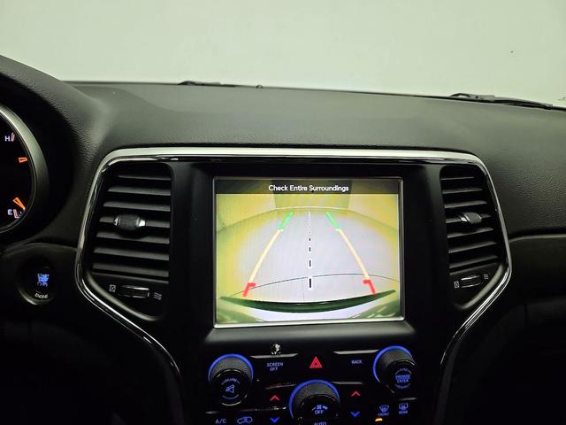 Photo of 2015 White Jeep Grand Cherokee
