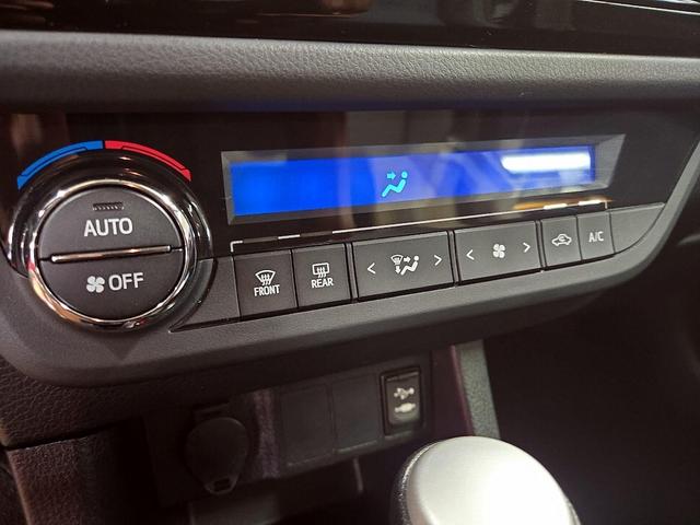 Photo of 2016 White Toyota Corolla