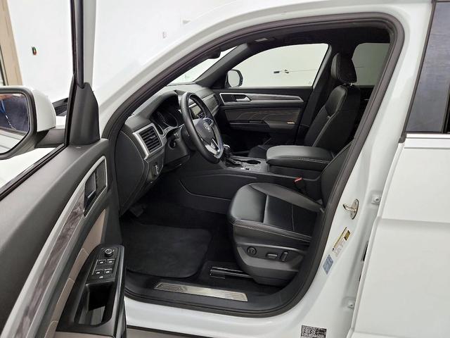 Photo of 2021 White Volkswagen Atlas Cross Sport