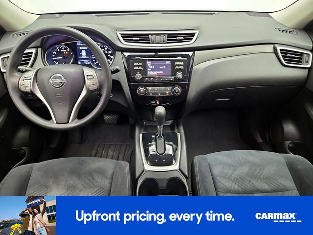Photo of 2016 Silver Nissan Rogue