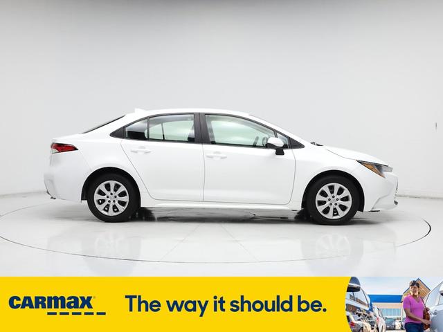Photo of 2024 White Toyota Corolla