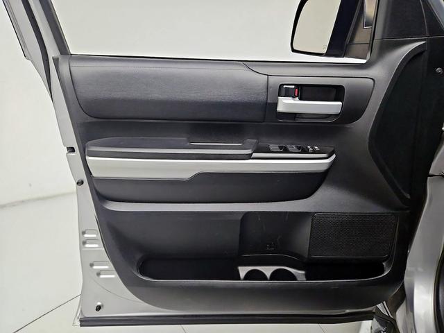 Photo of 2018 Silver Toyota Tundra