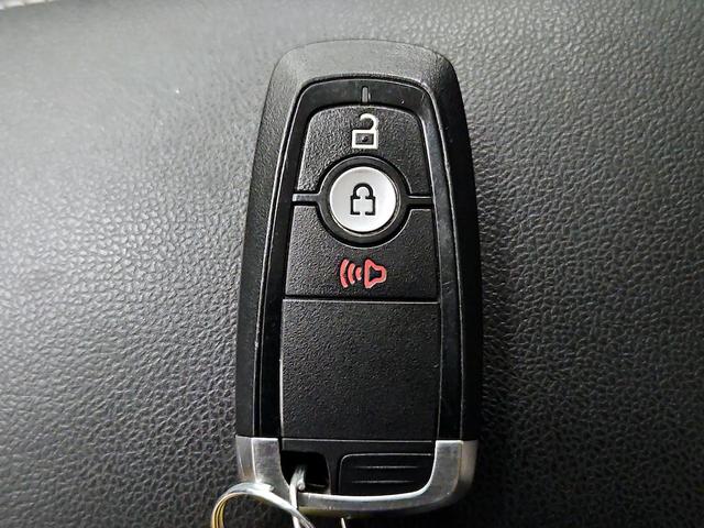 Photo of 2022 Gray Ford Escape