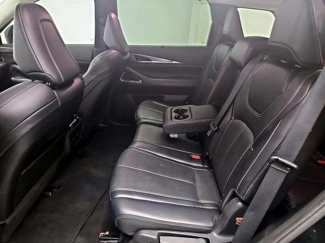 Photo of 2024 Black INFINITI QX60