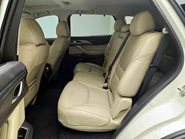 Photo of 2017 White Mazda CX-9