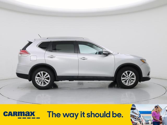 Photo of 2016 Silver Nissan Rogue