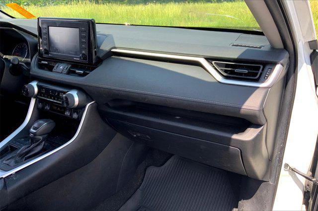 Photo of 2022 Blizzard Pearl Toyota RAV4