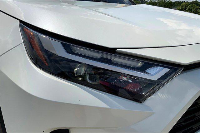 Photo of 2022 Blizzard Pearl Toyota RAV4