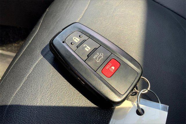 Photo of 2022 Blizzard Pearl Toyota RAV4
