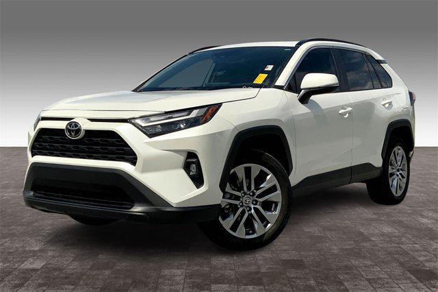 Photo of 2022 Blizzard Pearl Toyota RAV4