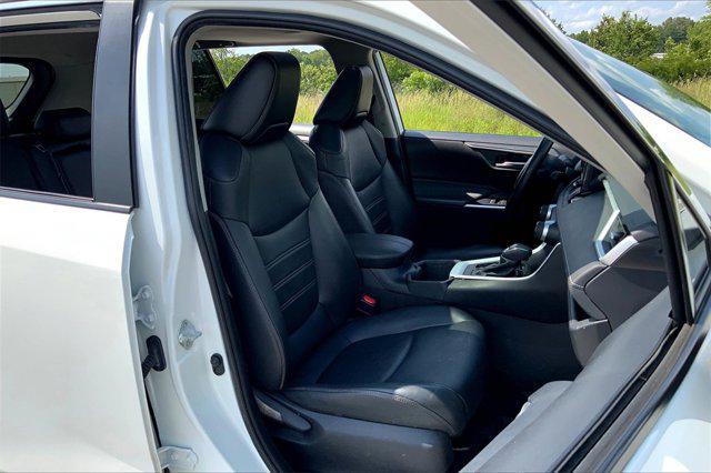 Photo of 2022 Blizzard Pearl Toyota RAV4