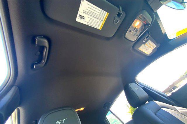 Photo of 2024 Moonstone Gray Metallic Buick Envista