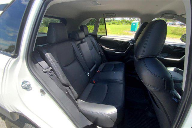 Photo of 2022 White Toyota RAV4