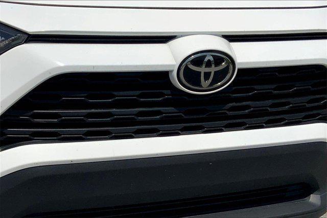 Photo of 2022 White Toyota RAV4