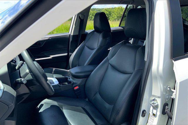 Photo of 2022 White Toyota RAV4