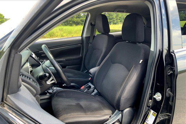 Photo of 2015 Labrador Black Pearl Mitsubishi Outlander Sport
