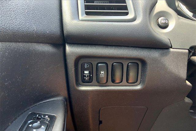Photo of 2015 Labrador Black Pearl Mitsubishi Outlander Sport