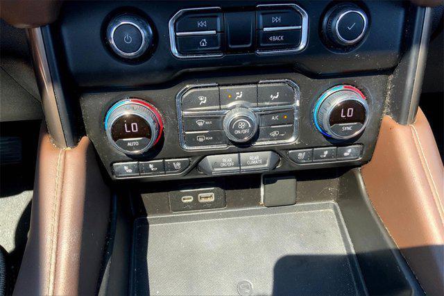 Photo of 2021 Iridescent Pearl Tricoat Chevrolet Suburban