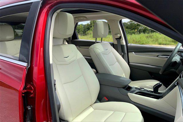 Photo of 2025 Radiant Red Tintcoat Cadillac XT5