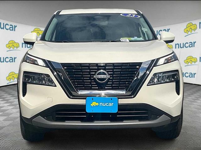 Photo of 2023 Pearl White Tricoat Nissan Rogue