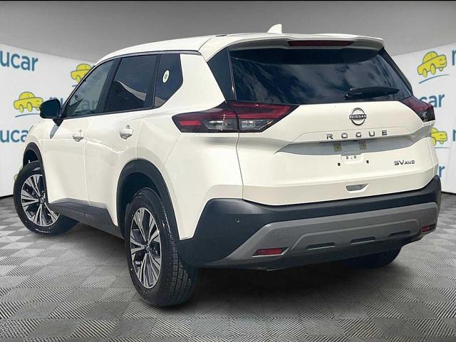 Photo of 2023 Pearl White Tricoat Nissan Rogue