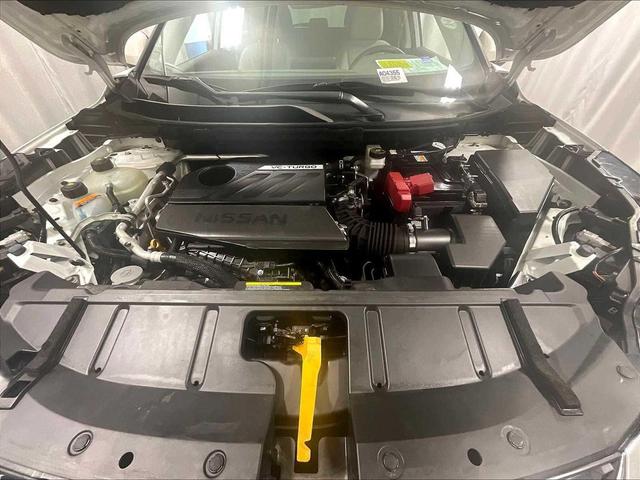 Photo of 2023 Pearl White Tricoat Nissan Rogue