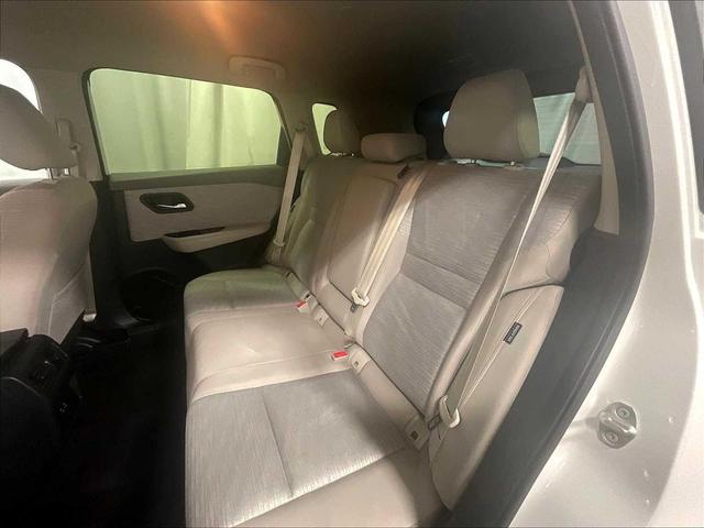 Photo of 2023 Pearl White Tricoat Nissan Rogue