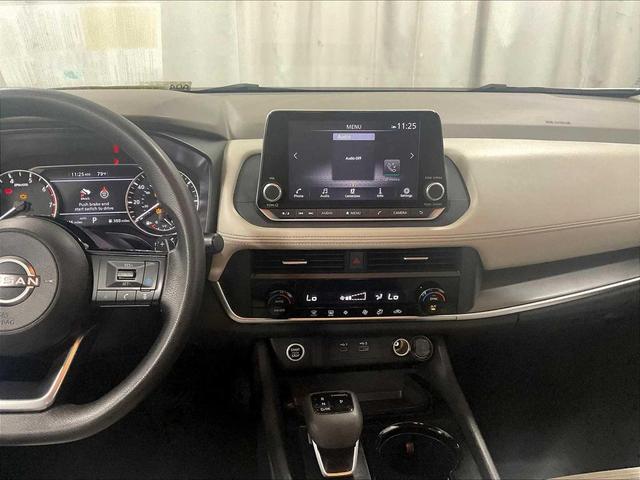 Photo of 2023 Pearl White Tricoat Nissan Rogue
