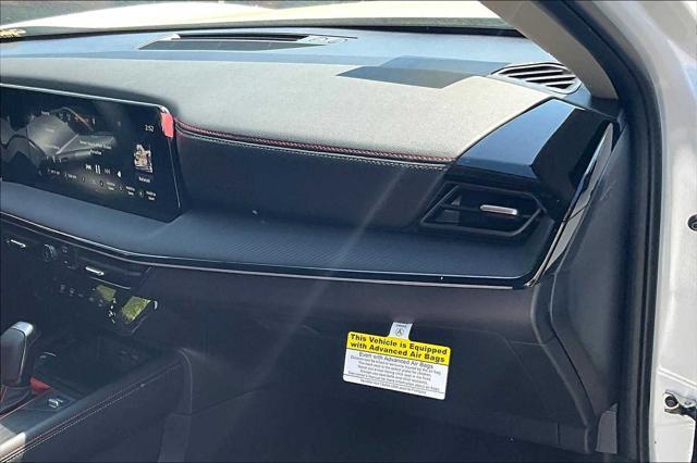 Photo of 2025 Aspen White Tricoat Nissan Kicks