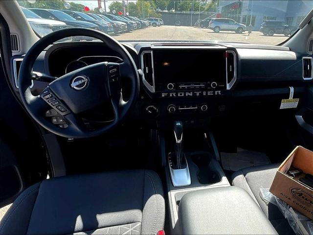 Photo of 2025 Super Black Nissan Frontier