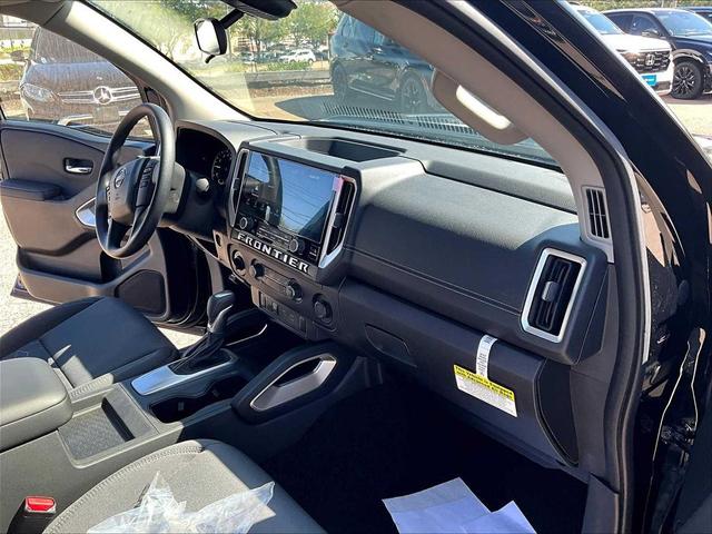 Photo of 2025 Super Black Nissan Frontier
