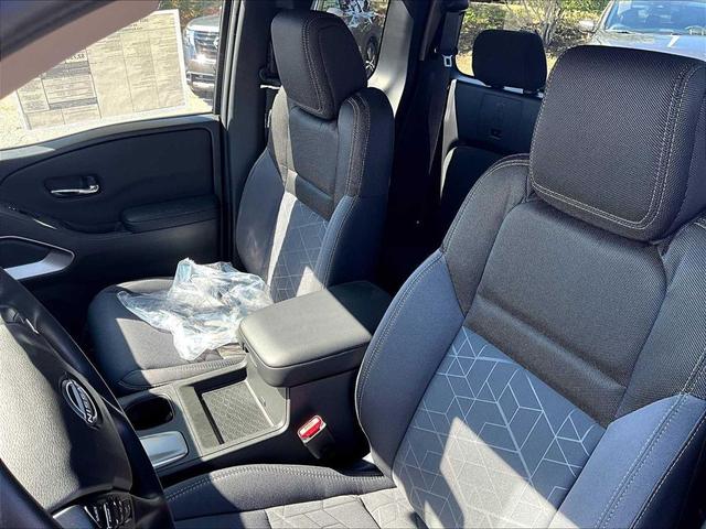 Photo of 2025 Super Black Nissan Frontier